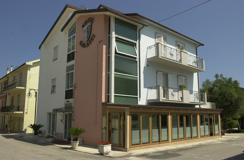 加拉斯酒店 努马纳 外观 照片